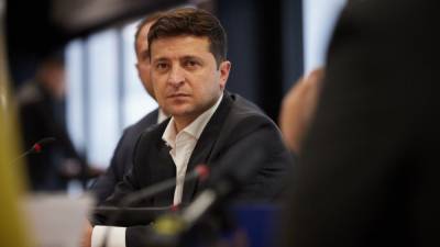 Владимир Зеленский - Философ Чарнецки объяснил, что мешает Зеленскому быть президентом Украины - riafan.ru - Варшава