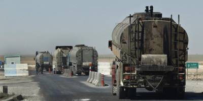В Сирии пожаловались на вывоз американцами 300 цистерн с нефтью за сутки - ruposters.ru - Сирия - Сана - Турция - Ирак