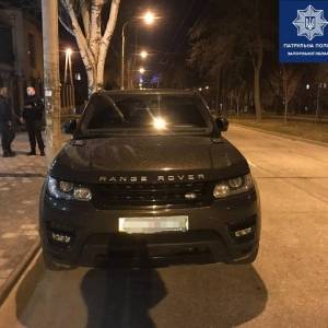 В Запорожье остановили Range Rover, который угнали в Германии. Фото - reporter-ua.com - Германия - Запорожье - Гамбург