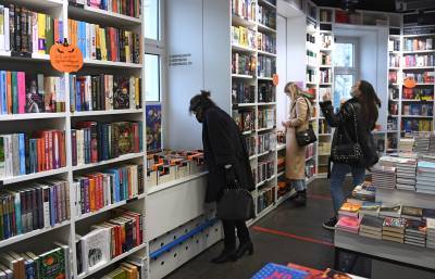 Олег Новиков - Издатели предупредили о риске подорожания книг - tvc.ru