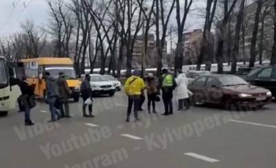 "Боятся штрафов": Маршрутчики объезжают полицейских в карантин - news.bigmir.net - Киев