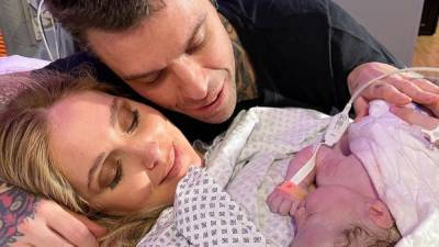 Кьяра Ферраньи очаровала серией новых фото с новорожденной дочкой - 24tv.ua