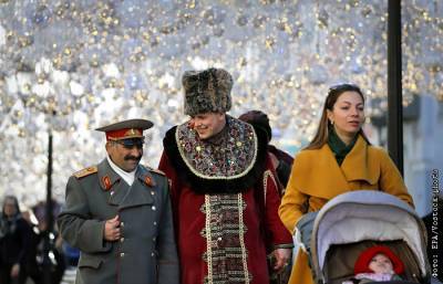 Валентина Матвиенко - Матвиенко допустила возвращение страны к "нормальной жизни" к осени - interfax.ru - Москва