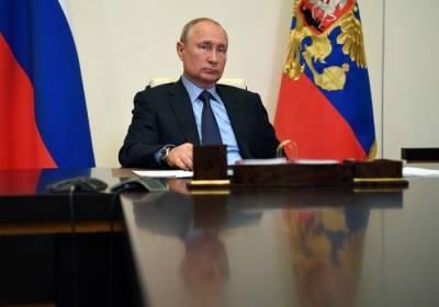 Владимир Путин - Дмитрий Песков - Песков: какой вакциной от коронавируса привился Путин, знает лишь он и врач - interfax-russia.ru