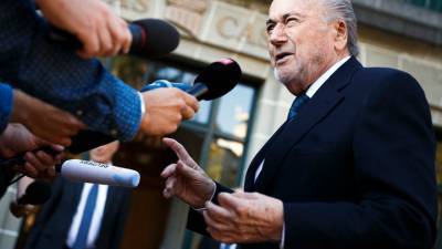 Йозеф Блаттер - ФИФА отстранила бывшего президента от футбола на шесть с лишним лет - vesti.ru