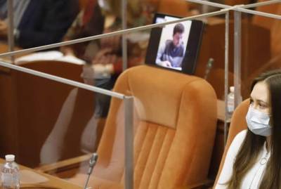 Борис Филатов - В Днепре заболевший коронавирусом депутат участвовал в сессии через планшет - kp.ua - Днепр