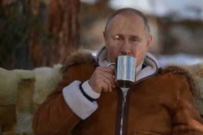 Сергей Шойгу - Владимир Путин - Джо Байден - Жители Китая высмеяли Байдена из-за отдыха Путина в тайге - mk.ru