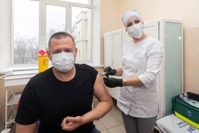Борис Филатов - Мэр Днепра Филатов вакцинировался от коронавируса - news.bigmir.net - Днепр - Днепропетровская обл.