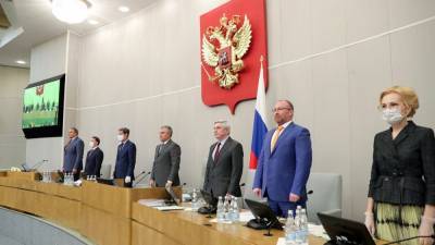 Светлана Бессараб - Василий Иконников - Госдума не одобрила проекты об индексации пособий работающим пенсионерам - politros.com