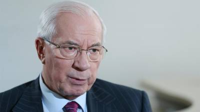Дмитрий Медведев - Николай Азаров - Экс-премьера Украины Азарова заподозрили в госизмене из-за «харьковских соглашений» - iz.ru
