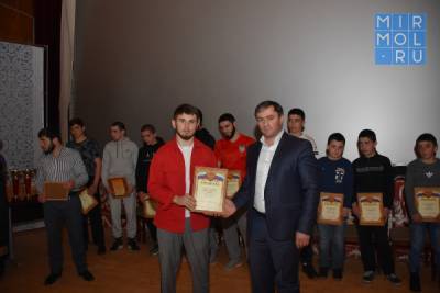 В Акушинском районе чествовали лучших спортсменов и тренеров - mirmol.ru