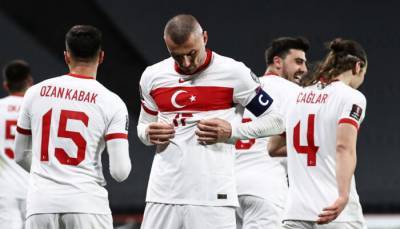 Люк Де-Йонг - Хет-трик Йылмаза принес Турции победу над Нидерландами в стартовом матче отбора на ЧМ-2022 - sportarena.com - Турция - Голландия
