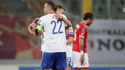 Марио Фернандес - Станислав Черчесов - Артем Дзюба - Россия выиграла у Мальты первый тайм благодаря голу и пасу Дзюбы - vesti.ru - Мальта