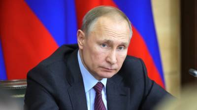 Владимир Путин - Валерий Рязанский - Путин подписал закон об условиях прекращения выплаты пенсий иностранцам - riafan.ru - Москва