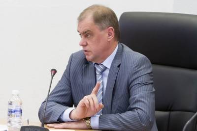 Бутыльский посоветовал задать Скачкову вопрос о его портретах в троллейбусах - chita.ru - Забайкальский край - Чита