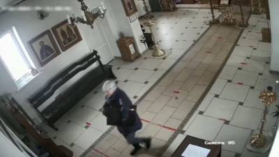 В Смоленске женщина украла из храма мощи. Видео - vesti.ru - Смоленск