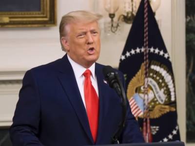 Дональд Трамп - Джейсон Миллер - СМИ: Трамп ведет переговоры с приложениями для создания своей соцсети - rosbalt.ru