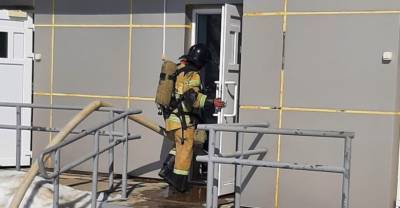 На Сахалине из больницы эвакуировали около 40 человек из-за пожара в подвале - reendex.ru - Москва - Сахалинская обл.