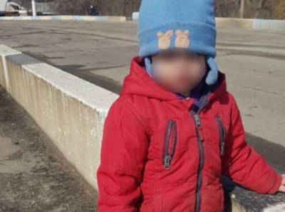 "12-летний брат не досмотрел": малыш ползал вдоль трамвайных путей на Донетчине, кадры с места - politeka.net - Краматорск