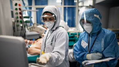 За сутки еще шесть новосибирцев с COVID-19 умерли от осложнений - runews24.ru - Новосибирская обл.