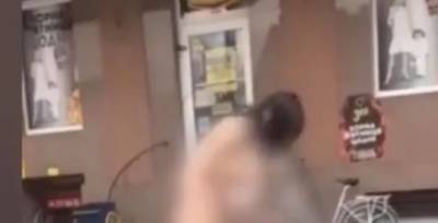 "Посоветовала матери сброситься с моста": что известно об украинке, которая голой разгуливала на улице - politeka.net - Харьковская обл.