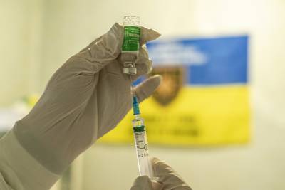 Игорь Иващенко - На Украине выявили почти 600 случаев побочных реакций на вакцину Covishield - lenta.ru