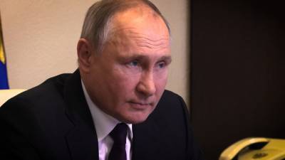 Владимир Путин - Дмитрий Песков - У Путина нет побочных эффектов после прививки - vesti.ru