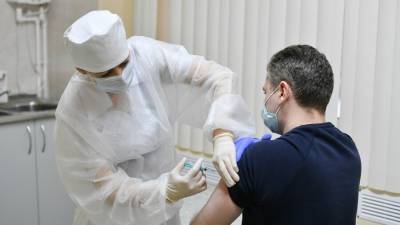 Александр Гинцбург - Павел Пугачев - В Минздраве сравнили эффективность российских вакцин - m24.ru