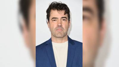 Зак Снайдер - Эзра Миллер - Звезда "Лоудермилка" Ливингстон вошел в актерский состав "Флэша" - nation-news.ru
