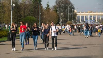Дмитрий Песков - РБК: ограничения на массовые мероприятия в Москве могут снять к маю - parkseason.ru - Москва - Новости