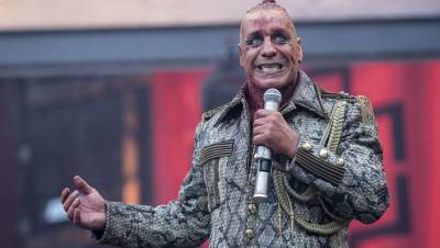 Тилль Линдеманн - Rammstein отменили стадионный тур из-за коронавируса - gazeta.ru