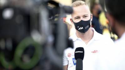 Никита Мазепин - Мазепин – об акциях против расизма: Гонщикам важно делать что-то хорошее для общества - autosport.com.ru