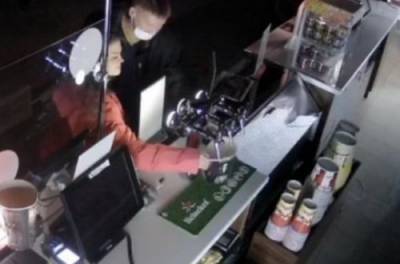В России влюбленные устроили интимное свидание в кинотеатре. ВИДЕО - from-ua.com - Санкт-Петербург