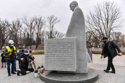 Андрей Шептицкий - В Люблине открыли памятник выдающемуся украинцу-праведнику - lenta.ua - Львов - Рим - Косово