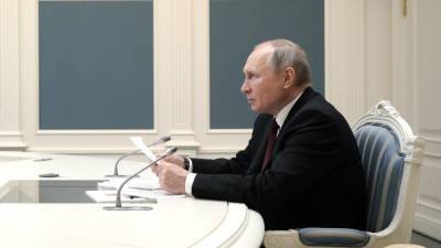 Владимир Путин - Путин просит уберечь граждан с минимальным доходом от списаний по долгам - polit.info
