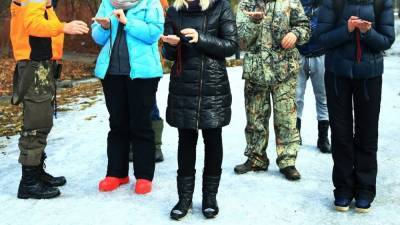 Родители и волонтеры ищут школьницу в зеленой шапке с помпоном в Екатеринбурге - newinform.com - Екатеринбург