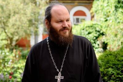 Священник объяснил, кому помогает молитва за усопших - vm.ru