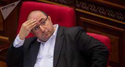 Депутат от блока Пашиняна не смог объяснить, почему зарплаты подняли именно полицейским - ru.armeniasputnik.am