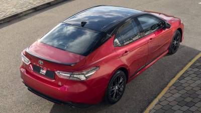 Toyota начала продажи обновленного седана Toyota Camry в России от 1,84 миллиона рублей - avtonovostidnya.ru