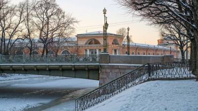 Петербуржцам объяснили, почему в реках и каналах потемнела вода - piter.tv - Ленинградская обл. - Санкт-Петербург