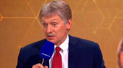 Дмитрий Песков - Навальный - Дмитрий Песков не видит причин для героизации образа Навального - polit.info - Москва