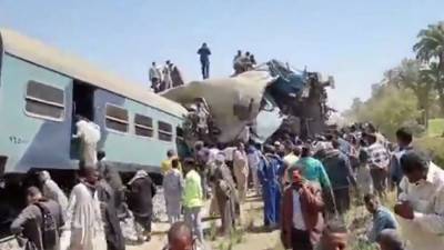 При столкновении двух поездов в Египте погибли более 30 человек - m24.ru - Египет - Калининградская обл.