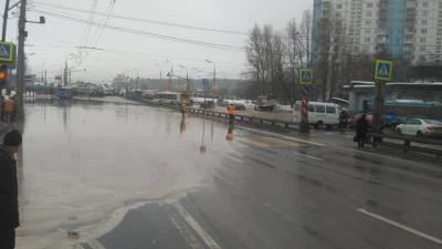 Утечку воды локализовали на западе Москвы - vm.ru - Москва