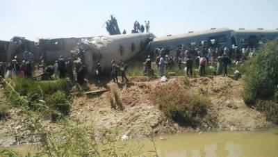 Мустафа Мадбули - В Египте столкнулись пассажирские поезда, масса жертв и раненых (фото, видео) - lenta.ua - Египет
