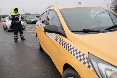 Таксист обманул клиента, выдав себя за продавца поддержанных автомобилей - vm.ru - Москва - Московская обл.