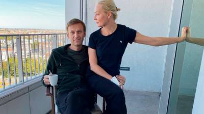Алексей Навальный - Дмитрий Песков - Кремль не будет реагировать на просьбу Юлии Навальной отпустить ее мужа - 24tv.ua
