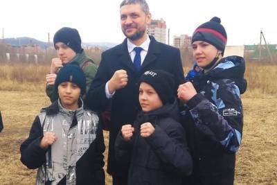 Александр Бахтин - Боксёры и губернатор Забайкалья заложили первый камень центра развития бокса в Чите - chita.ru - Чита