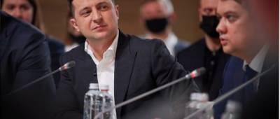 Владимир Зеленский - Петр Порошенко - Соцопрос показал изменения в президентском рейтинге - w-n.com.ua