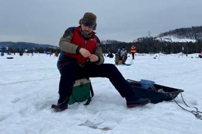 Александр Осипов - Глава Забайкалья приехал на подлёдную рыбалку на Байкал - chita.ru - Забайкальский край