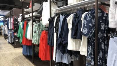 Отказ Китая от брендов H&M и Adidas прокомментировали в США - politros.com - Китай - США - Англия - район Синьцзян-Уйгурский